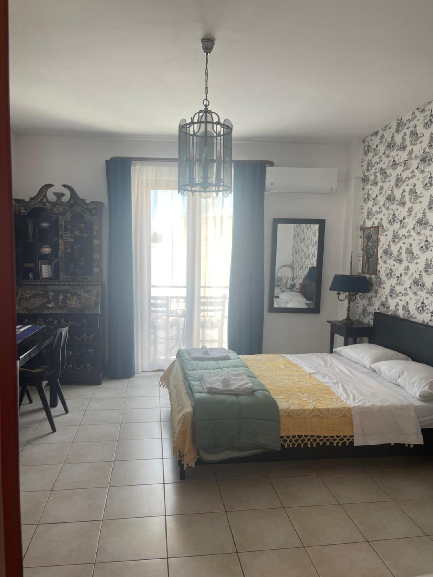 הרקליון Retire Flat In The Heart Of City מראה חיצוני תמונה