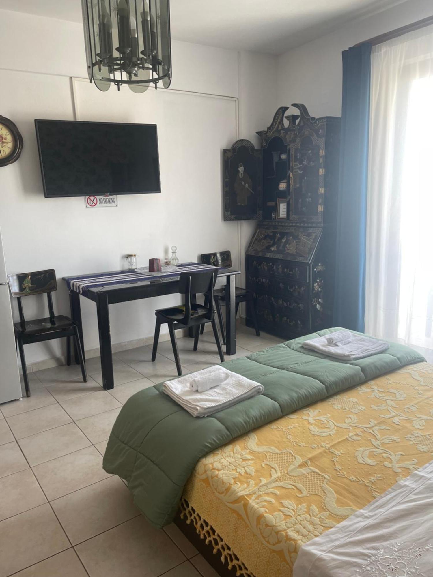 הרקליון Retire Flat In The Heart Of City מראה חיצוני תמונה