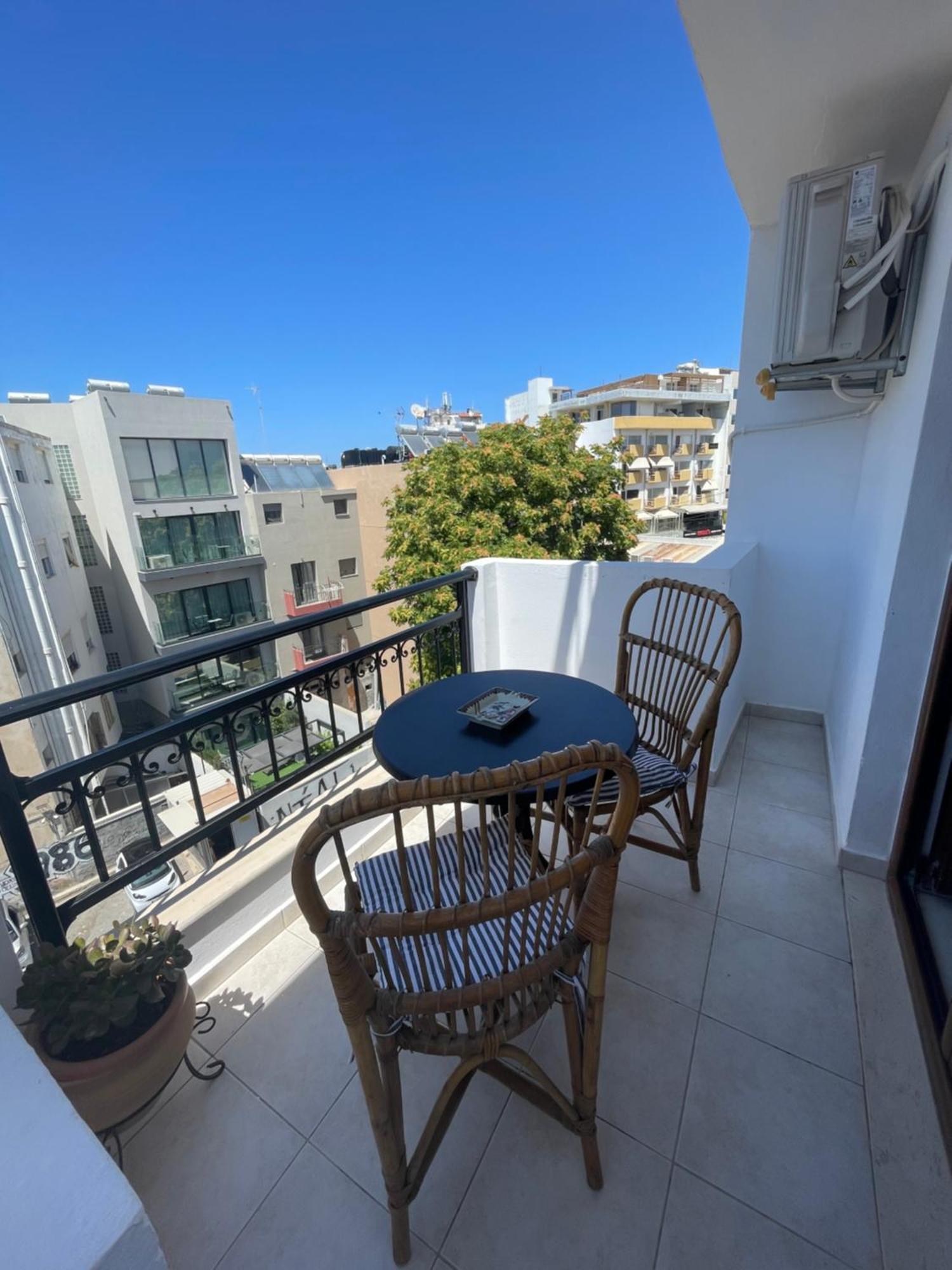 הרקליון Retire Flat In The Heart Of City מראה חיצוני תמונה